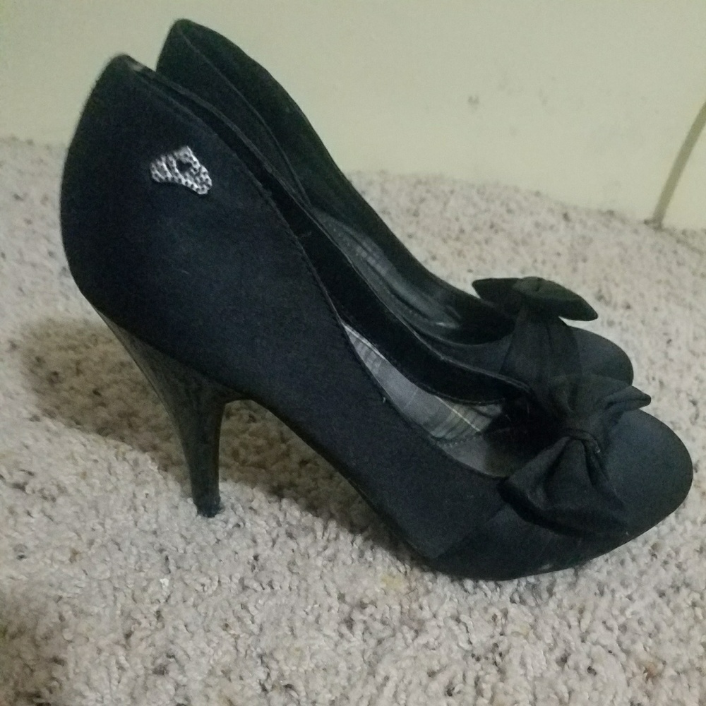 Shoes - Picture 3 of 5